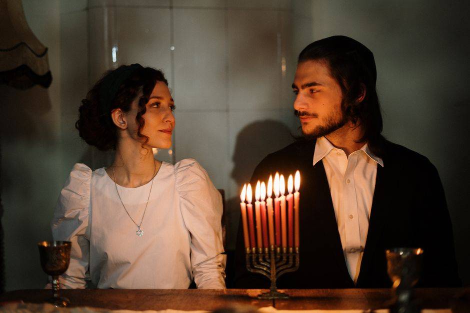 Un traiteur pour le repas de Shabbat livré avant l'entrée, à Paris
